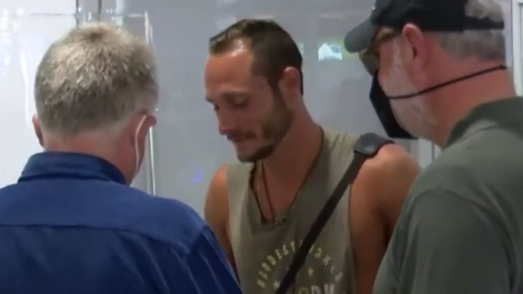 Survivor | Ο Γιώργος Κατσαούνης επέστρεψε στην Ελλάδα με απρόοπτα