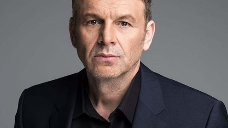 Απόστολος Γκλέτσος: «Ναι, έχω πάει και με άντρα και ήταν και πολύ ωραία»