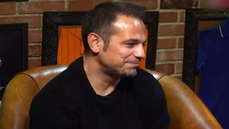 Ερωτευμένος ο Ντέμης Νικολαΐδης; Οι νέες φωτογραφίες με ξανθιά συνοδό