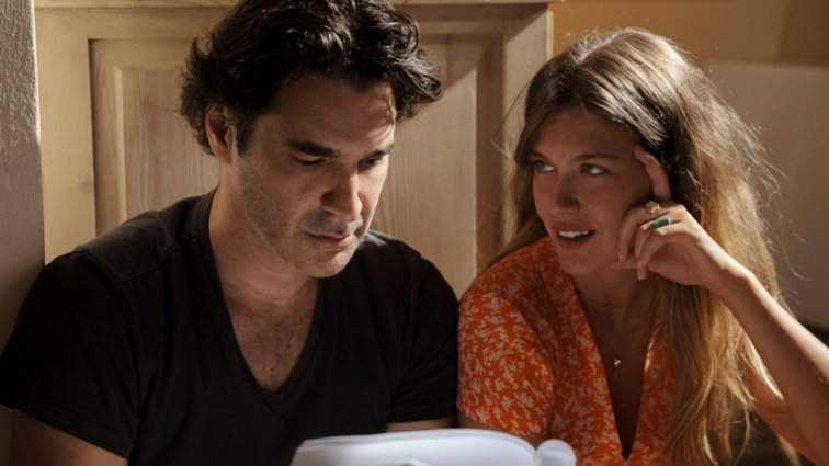 O &quot;Δάσκαλος&quot; του Χριστόφορου Παπακαλιάτη βγαίνει επιτέλους στον αέρα