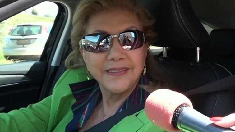 Λίτσα Πατέρα: "Δεν είμαι... κουμπί για να κουμπώσω με κάποιον"