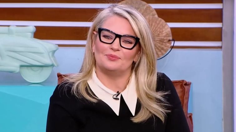 Ελισάβετ Μουτάφη: "Στην Πλατεία Αμερικής έχουμε πολλούς Αφρικανούς, έβλεπα τα πιτσιρίκια, το ήθελα"