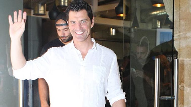 Σάκης Ρουβάς: Οι πρώτες φωτογραφίες από το ταξίδι στην Κύπρο: Όλα έτοιμα για τη συναυλία με Ρέμο, Βανδή, Παπαρίζου και Μέλισσες!