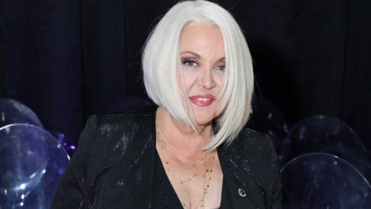 Η Ρούλα Κορομηλά σε μία σπάνια δημόσια εμφάνιση