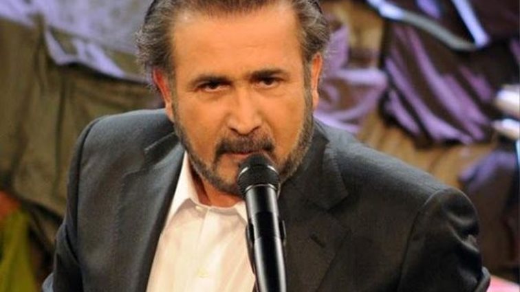 Λάκης Λαζόπουλος: Οι ερωτήσεις για τον ΣΥΡΙΖΑ και τον Δημήτρη Κοντομηνά που δε θέλησε να απαντήσει. Το «κυνηγητό» των δημοσιογράφων