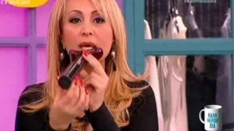 Καλημερούδια: Το ξεκαρδιστικό στιγμιότυπο on air: Κόλλησε η τρόμπα χειλιών στο πρόσωπο της Τέτας Καμπουρέλη
