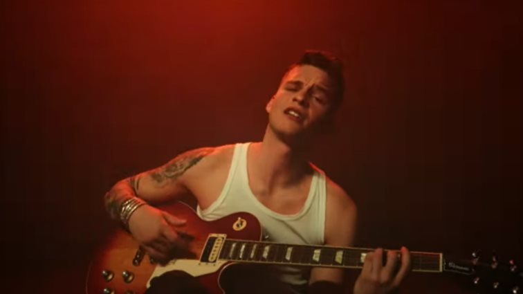 Θάνος Λάμπρου - Νέο τραγούδι και video clip με τίτλο &quot;Πες μου&quot;