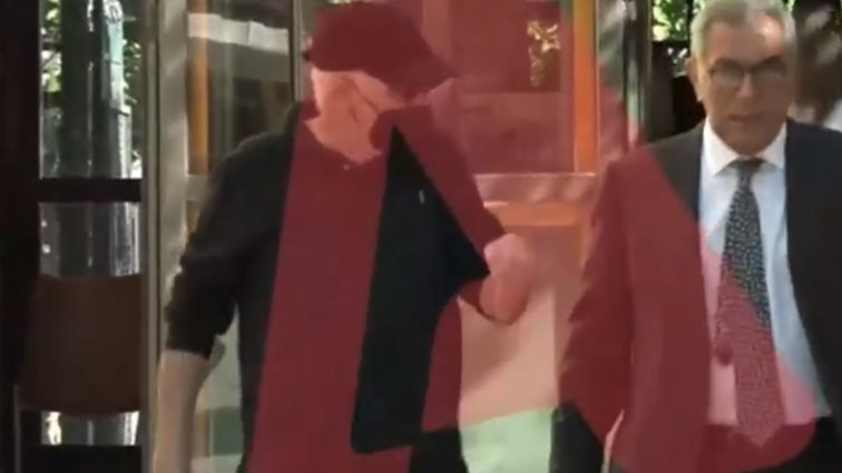 Ο Γιώργος Κιμούλης στην Ευελπίδων – Κατέθεσε μηνύσεις εναντίον Ζέτας Δούκα – Δώρας Χρυσικού