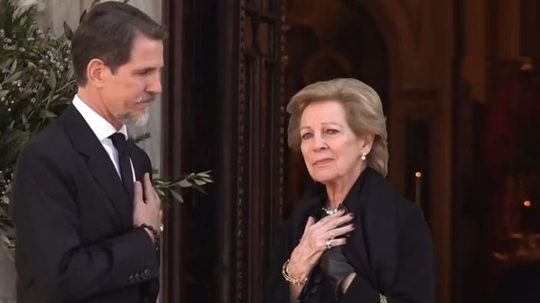 H άφιξη της Άννας Μαρίας στην κηδεία του τέως Βασιλιά Κωνσταντίνου