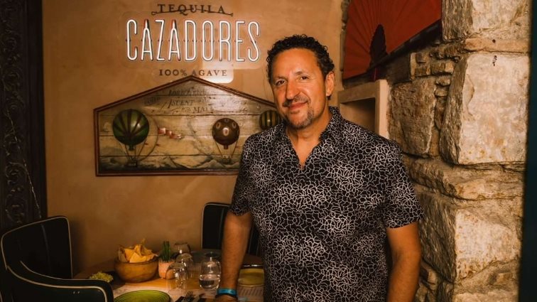 Ο Manny Hinojosa σύστησε την tequila Cazadores στην Ελλάδα