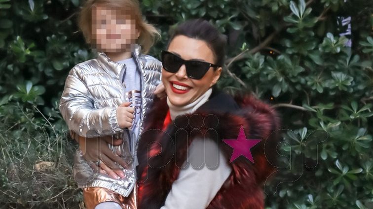 Σίσσυ Φειδά: Βόλτα με στιλ με τη μονάκριβη κόρη της! Όλες οι φωτογραφίες
