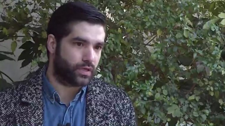 Ο Άρης Πλασκασοβίτης παραδέχεται πως έχει πέσει θύμα κακοποίησης επί σκηνής!