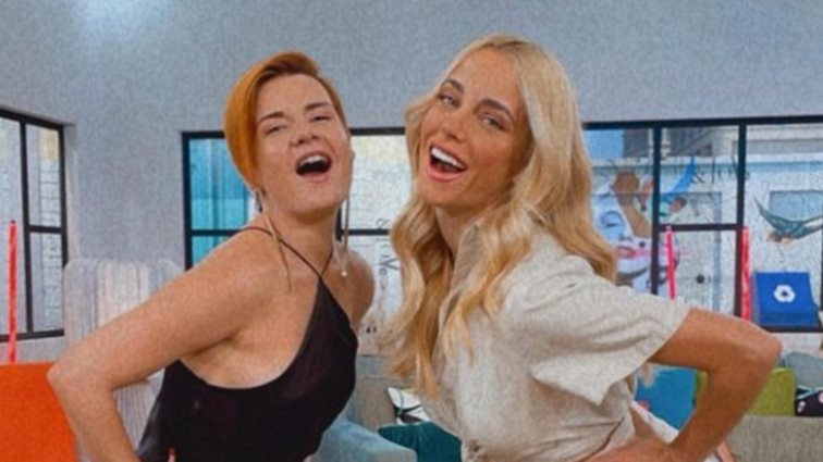 H Έλενα Παπασταύρου ανέβηκε τα σκαλιά της εκκλησίας!