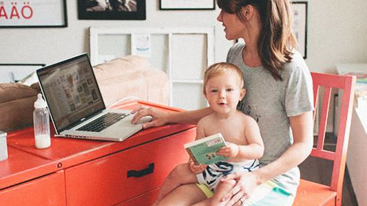 MamaPost by The Mamagers
: «Δούλευα για να πληρώνω τη νταντά, γι’ αυτό αποφάσισα να δουλέψω από το σπίτι»