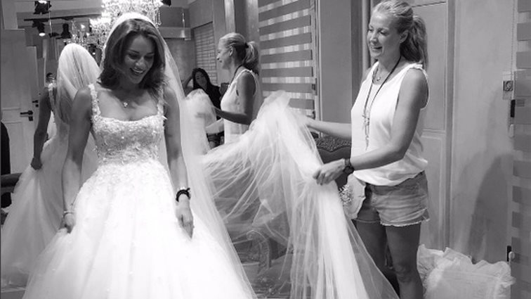 Ελένη Τσολάκη: Οι πρώτες εικόνες από τον γάμο της!