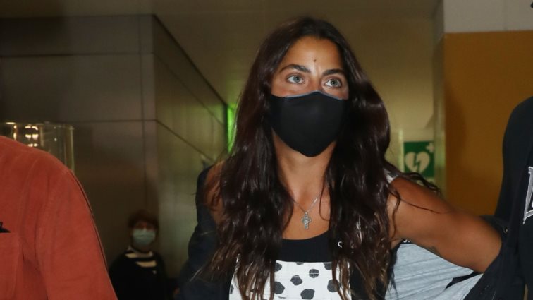 Πίσω στην Ελλάδα η Μυριέλλα Κουρεντή - Ο John Lygnos στο πλευρό της