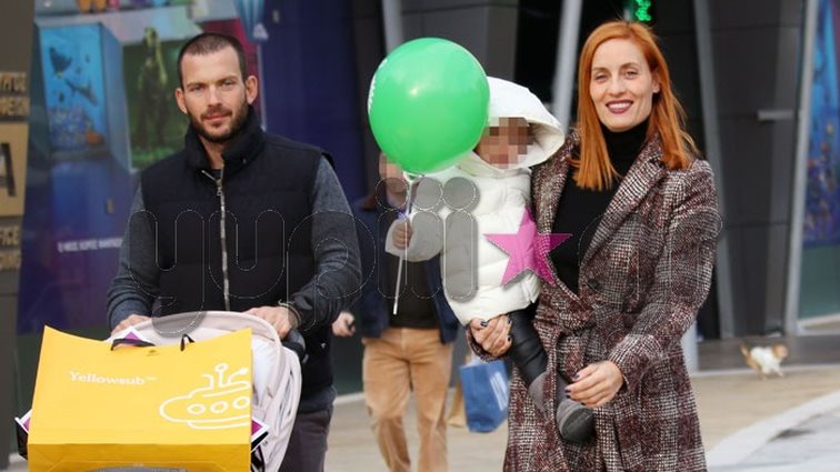 Ελεονώρα Μελέτη &amp; Θοδωρής Μαροσούλης: Βόλτα με την κόρη τους Αλεξάνδρα! Δείτε τα στιγμιότυπα