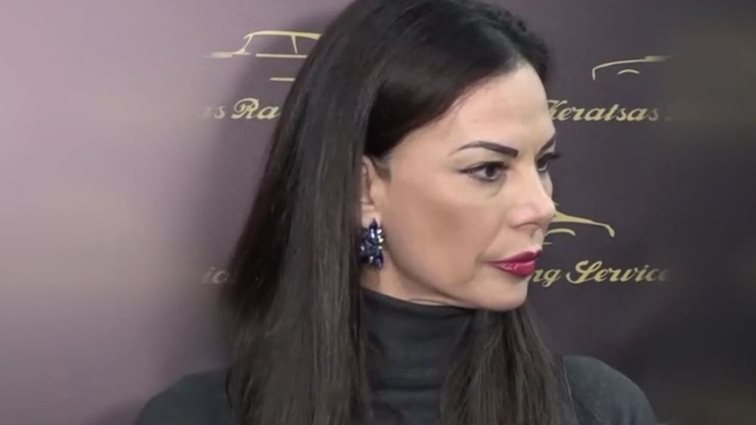 Ενοχλημένη η Εύη Βατίδου: "Ερώτηση ήταν αυτό;"