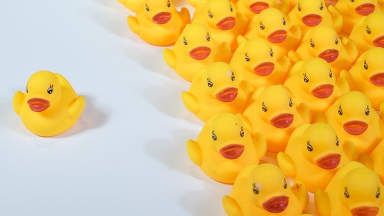 To Unfollow Σώζει, Πιστέψτε Με: «Οι καθημερινοί stars των socialζ χρειάζονται μόνο ένα μικρό κλικ για να εξαφανιστούν μονομιάς»