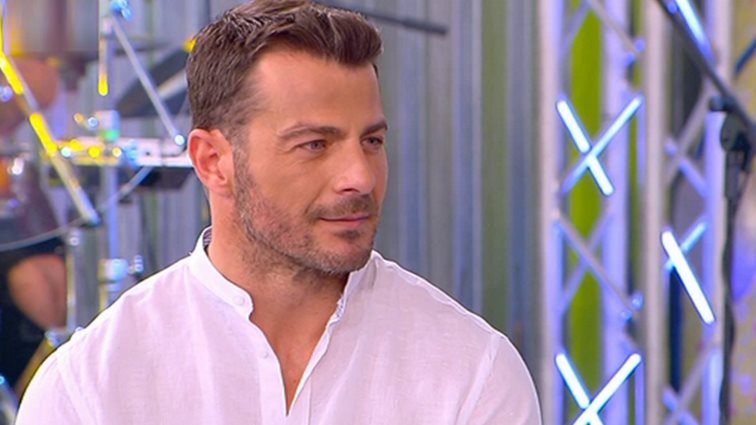 Ο Γιώργος Αγγελόπουλος πήγε στον Νίκο Μουτσινά &amp; αποκάλυψε την... κουμπαριά τους! Τι συνδέει τους δύο tv stars;