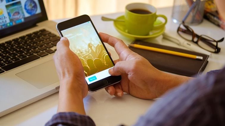 "Το Twitter είναι για όσους έχουν, δεν είναι όλοι οι Έλληνες"