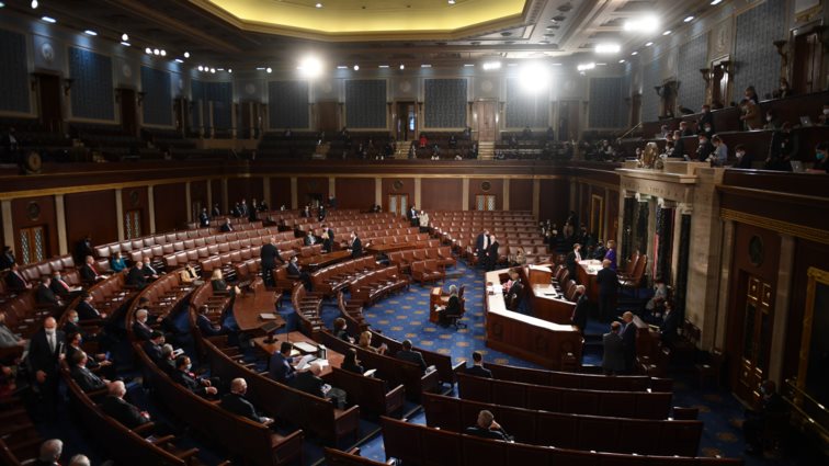 Χάος στην Ουάσινγκτον! Οπαδοί του Τραμπ εισέβαλαν στο Καπιτώλιο
