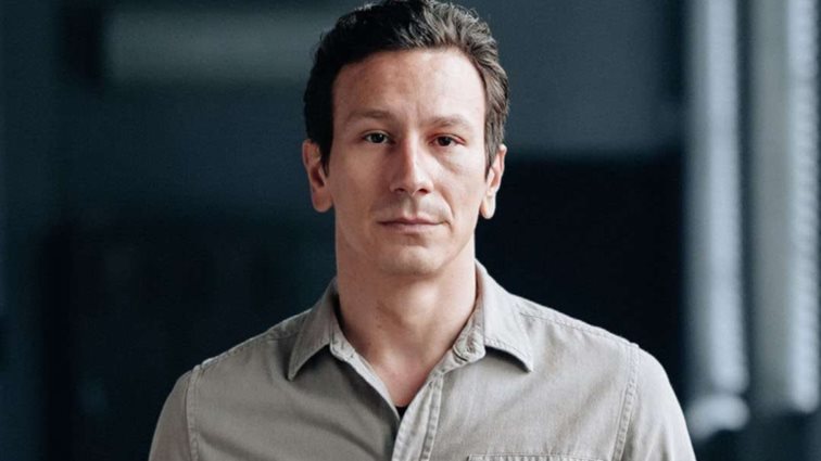 Αγνώριστος ο Μιχάλης Σαράντης - Τα ανατρεπτικά στιγμιότυπα που δημοσίευσε