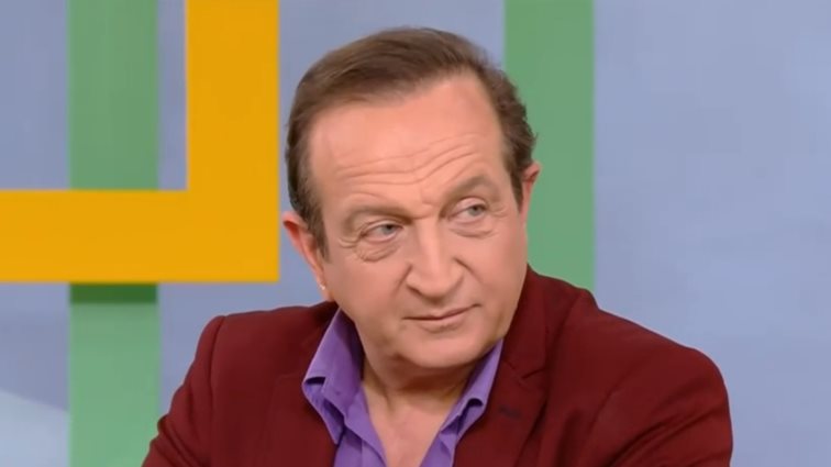 Ο Σπύρος Μπιμπίλας αποχαιρετάει την Μάρθα Καραγιάννη