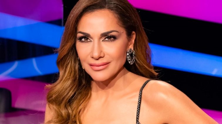 Η Δέσποινα Βανδή ποζάρει με τον ανιψιό της στην ιδιαίτερη πατρίδα της