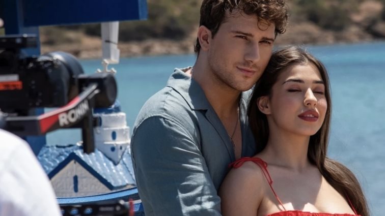 Ο Γιάννης Ξανθόπουλος πρώτη φορά με τη σύντροφό του σε video clip