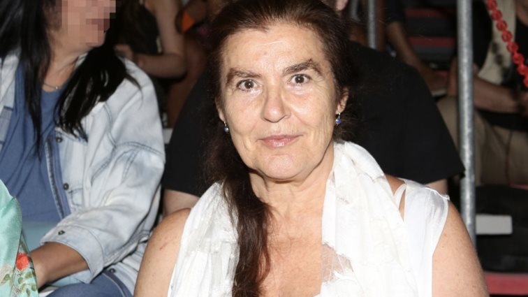 Συγκινεί η Λυδία Κονιόρδου: &quot;Έφυγε&quot; και η αδελφή μου και αισθάνομαι μια παράξενη ορφάνια
