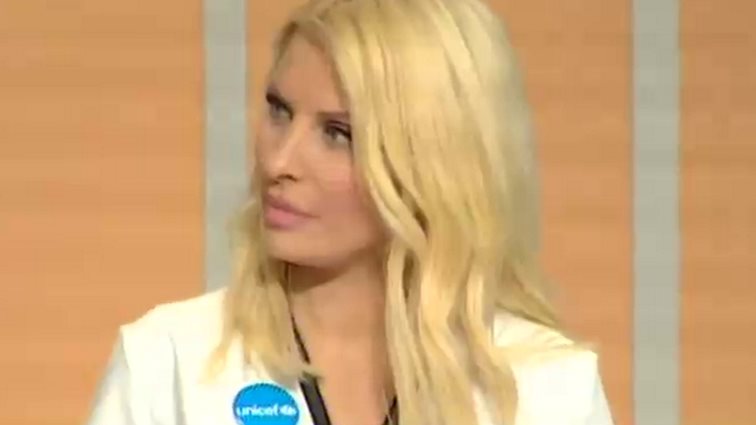 Ελένη Μενεγάκη: Στο πλευρό του Κώστα Αρβανίτη στην ΕΡΤ2! Δείτε την ειδική τηλεοπτική εμφάνιση της Δευτέρας