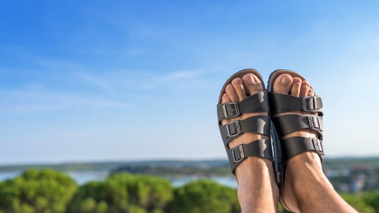 Πώς τα Birkenstock έγιναν τα πιο trendy σανδάλια της σεζόν