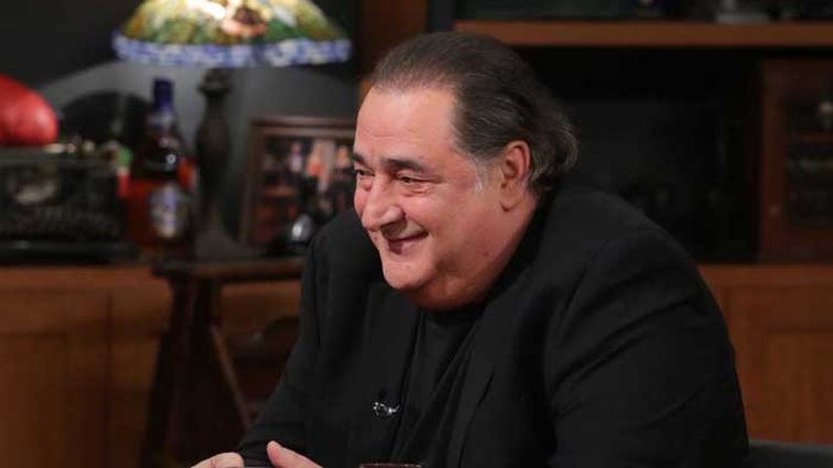 O Βασίλης Καρράς και η μεγάλη αλλαγή στην εμφάνισή του μετά την περιπέτεια της υγείας του