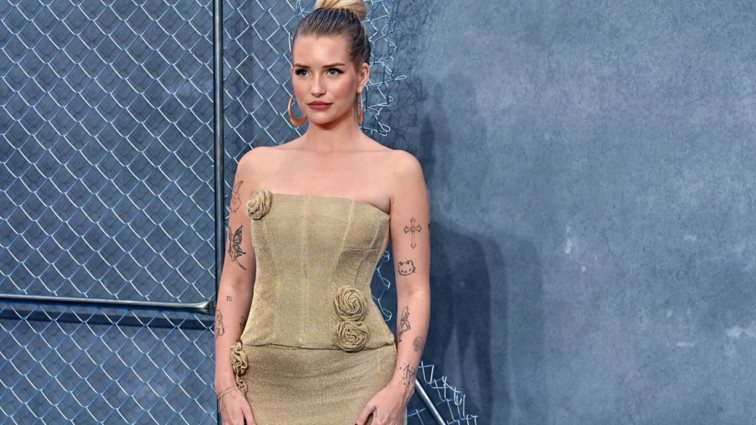 Η μικρή αδελφή της Kate Moss φωτογραφίζεται πιο σέξι από ποτέ με naked φόρεμα