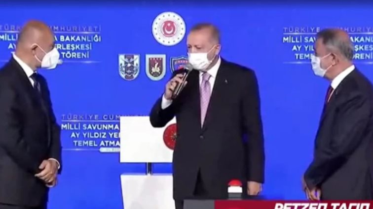 Απίστευτος Ερντογάν: Πίεσε δημοσίως εργολάβο για να παραδώσει έργο πριν τις εκλογές