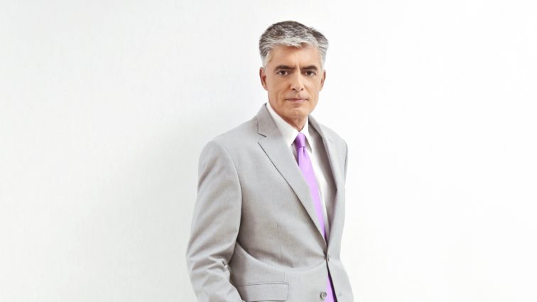 Ρεκόρ τηλεθέασης για τον Ευαγγελάτο - Στα μονοψήφια ο Μουτσινάς σε νέα ώρα μετάδοσης