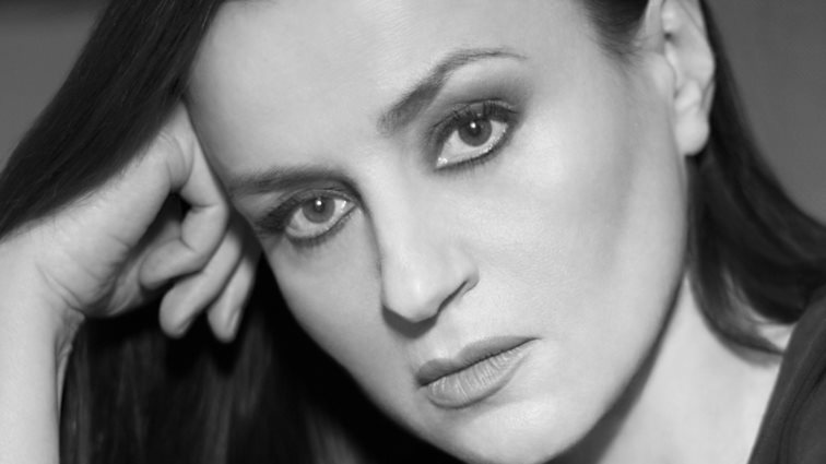 Καρυοφυλλιά Καραμπέτη: &quot;Έχω συγκλονιστεί τα τελευταία χρόνια, δεν υπάρχει πάτος&quot;