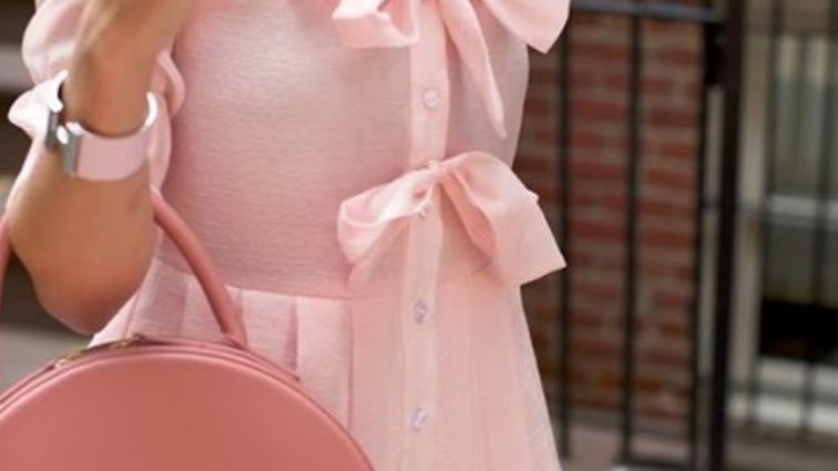 Think Pink: To ροζ φόρεμα είναι το hot fashion trend της επόμενης άνοιξης
