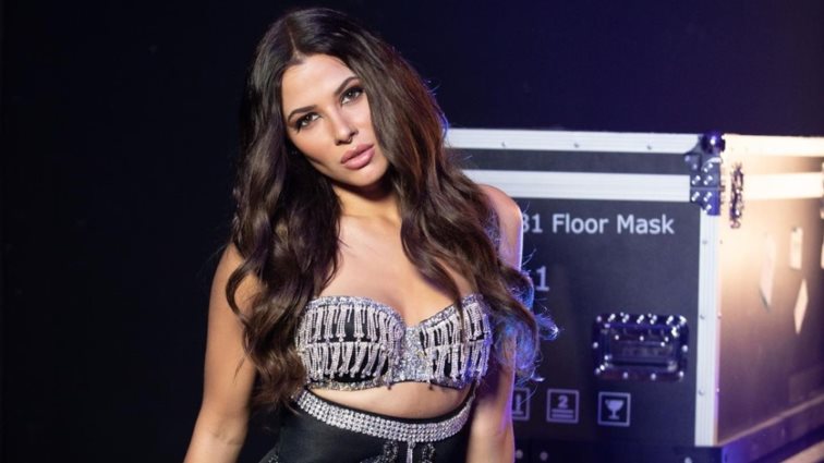 Έγκυος η Λάουρα Νάργες στο παιδί του Χρήστου Σαντικάι