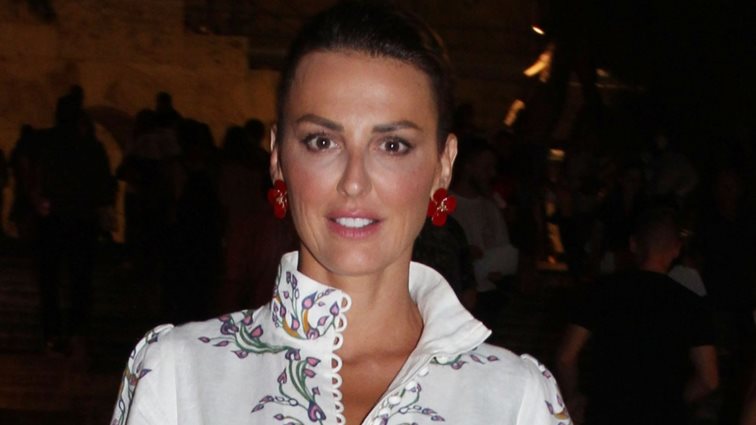 Η Εβελίνα Παπαντωνίου φόρεσε το ιδανικό φόρεμα για μια συναυλία στο Ηρώδειο