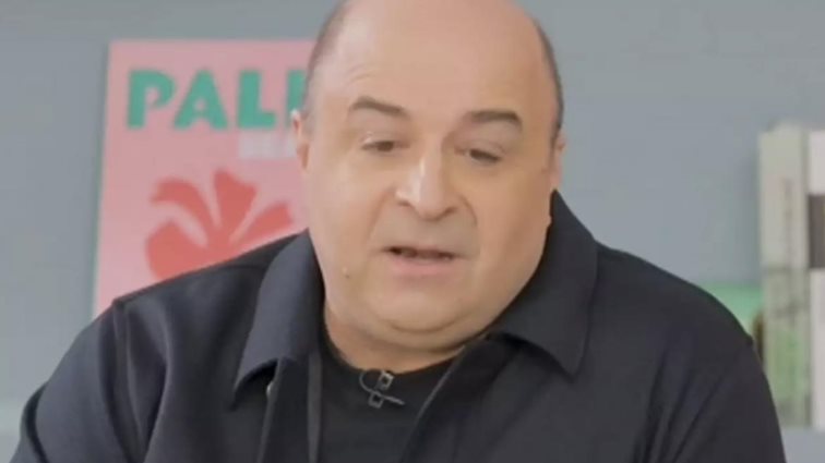 Μάρκος Σεφερλής | "Λύγισε" αναφερόμενος στον θάνατο του αδελφού του - "Είναι διπλή χάρη"