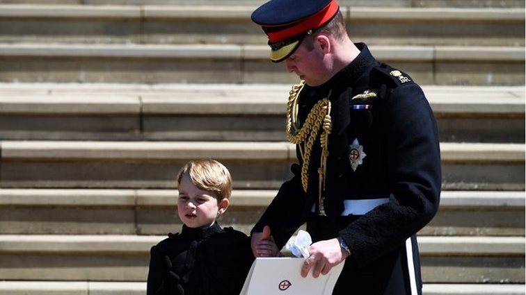 Πρίγκιπας George: Τι διαφορετικό είχε η εμφάνισή του στο βασιλικό γάμο;