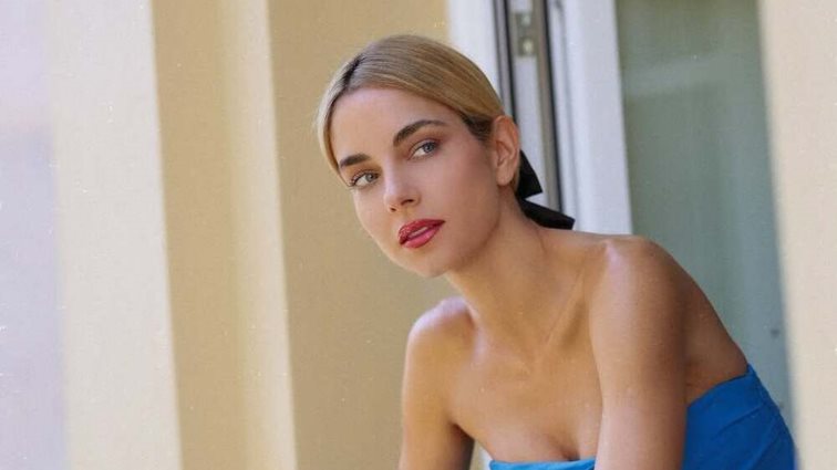 Η Δούκισσα Νομικού και η μαμά της ποζάρουν με το ίδιο look