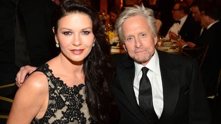 To τρυφερό φιλί των Catherine Zeta-Jones &amp; Michael Douglas στο Instagram