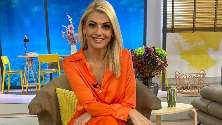 Η Άννα Ζηρδέλη φόρεσε τα πιο άνετα ψηλοτάκουνα παπούτσια για βραδινή έξοδο