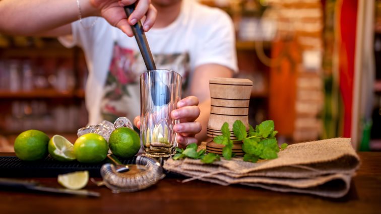 Tο καλύτερο mojito : Έχουμε τη συνταγή για να το φτιάξεις στο σπίτι!