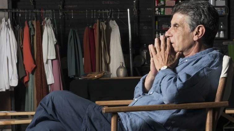 Γιάννης Μπέζος: "Αν δε σου αρέσει κάτι, μην το ακολουθείς. Κάτι τέτοια λένε όσοι είναι άχρηστοι τελείως, έτσι, για να αποκτήσουν κύρος και γίνονται εν τέλει γραφικοί και γελοίοι"