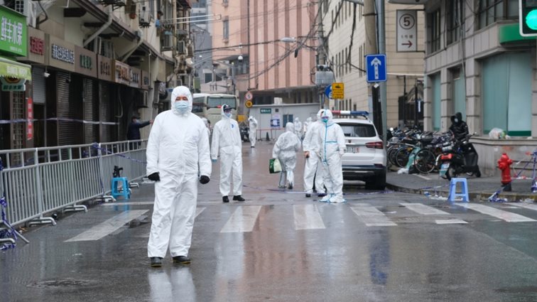 Παγκόσμια ανησυχία για την έξαρση του κορονοϊού στην Κίνα: Νέα μέτρα από την ΕΕ, αντιδράει το Πεκίνο