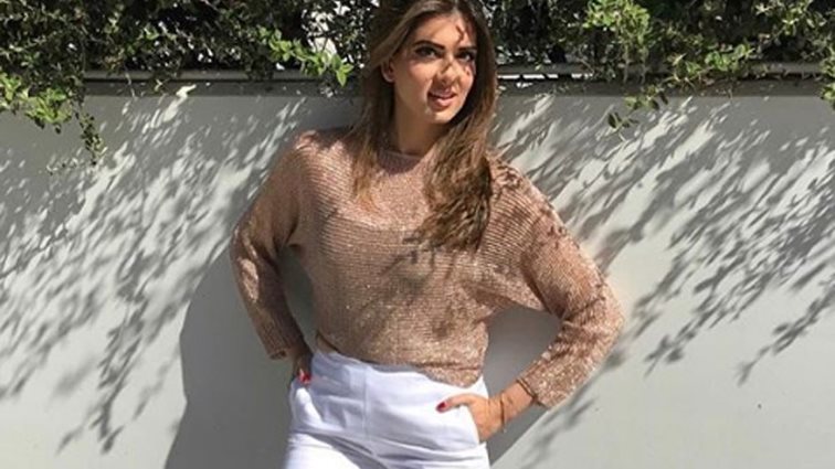 Σταματίνα Τσιμτσιλή: Μαυρισμένη και χωρίς ίχνος μακιγιάζ: Φωτογραφία